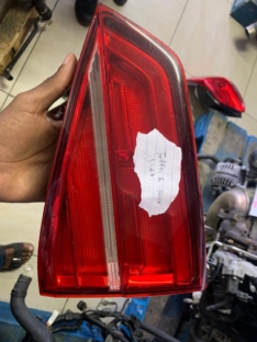 Jetta 6 face lift boot light