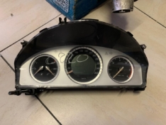 mercedes benz c220 clock  and cluster