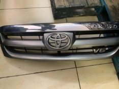 Toyota fortuner V6 4.0 front grill