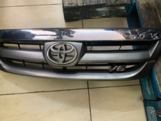 Toyota fortuner V6 4.0 front grill