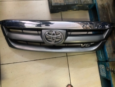 Toyota fortuner V6 4.0 front grill