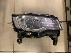 Jeep cherokee front light