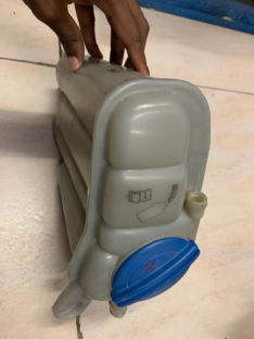 Audi A4 radiator bottle