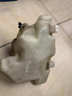 bmw 320i radiator bottle